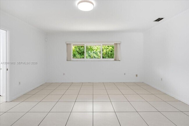 Building Photo - 12365 SW 60th Ct