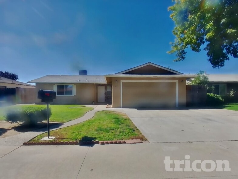 Building Photo - 405 Pirinen Ln