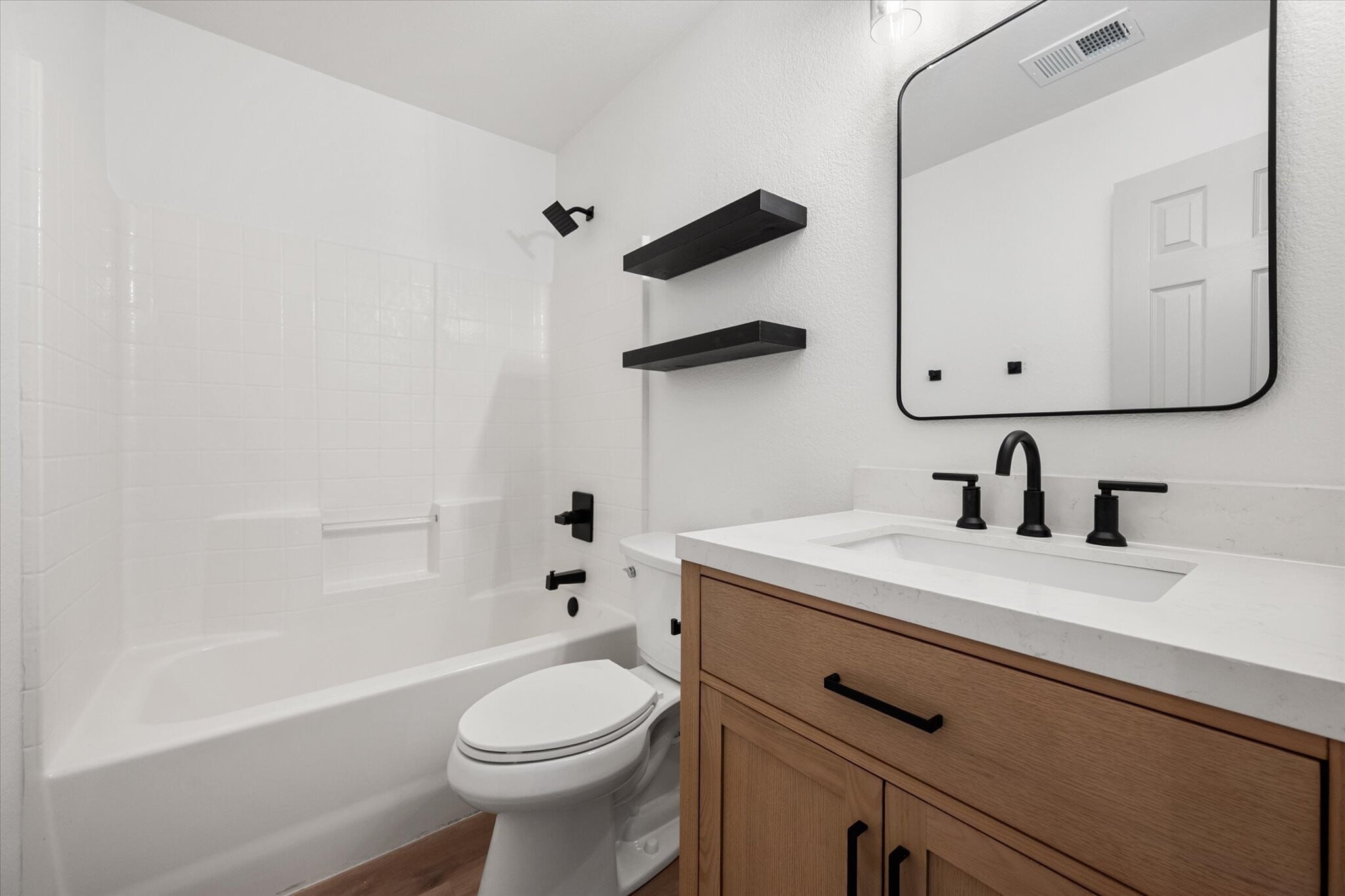 Building Photo - 5021 Bayberry Dr
