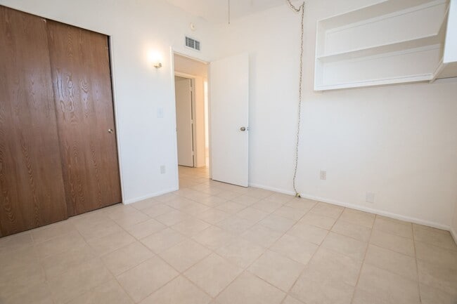 Building Photo - Updated and Charming 3 Bedroom, 2 Bath Hom...