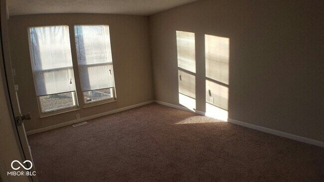 Building Photo - 3565 Valley Lake Dr