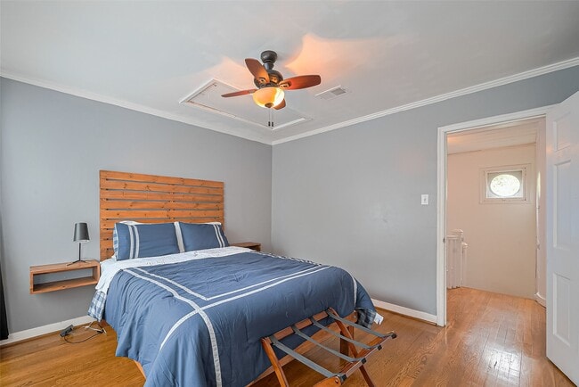 Building Photo - 2163 University Blvd