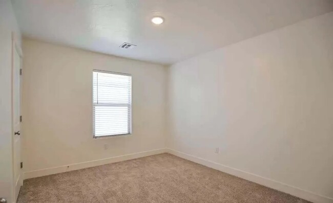 Building Photo - 3134 Halo Ln