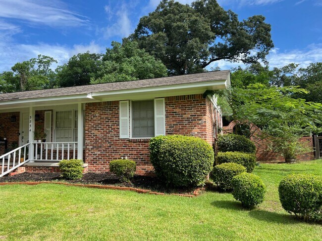 Building Photo - 3/1.5 Brick Home in Alpine Hills subdivision