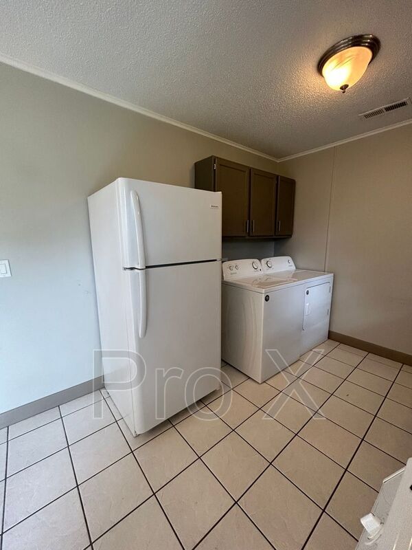 Building Photo - 6537 N Jeanfay Ln