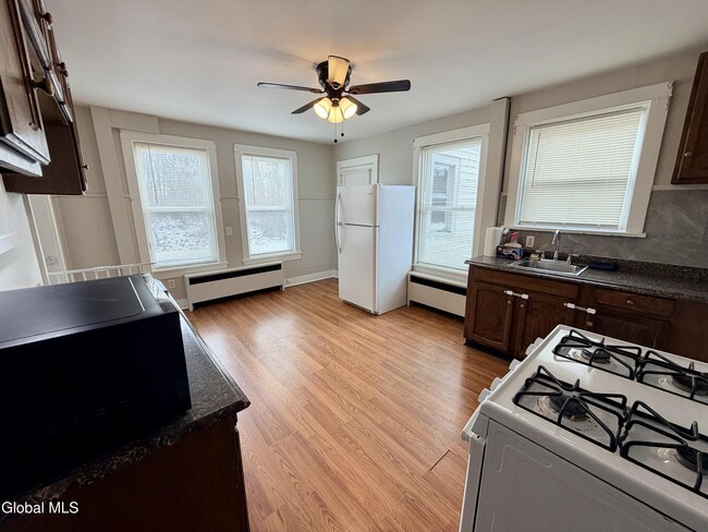 Building Photo - 39-41-41 Roosevelt Rd