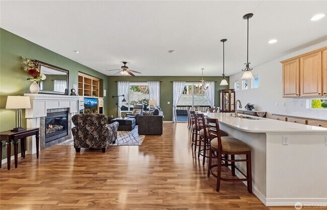 Building Photo - Spacious 2Br in Trilogy at Redmond Ridge 55+ Community