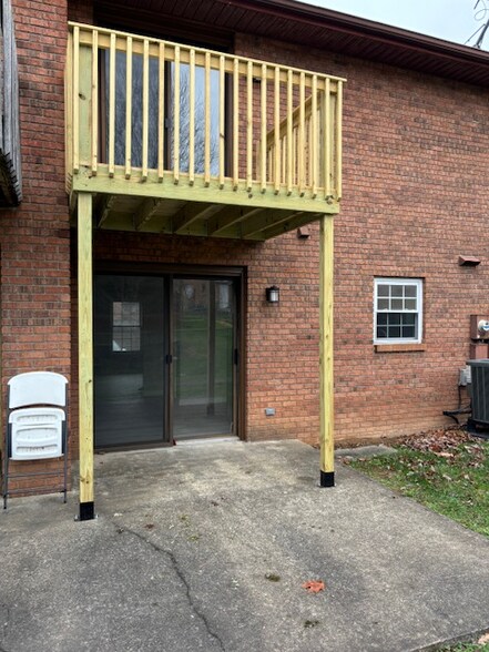 Building Photo - 5305 Big Tyler Rd