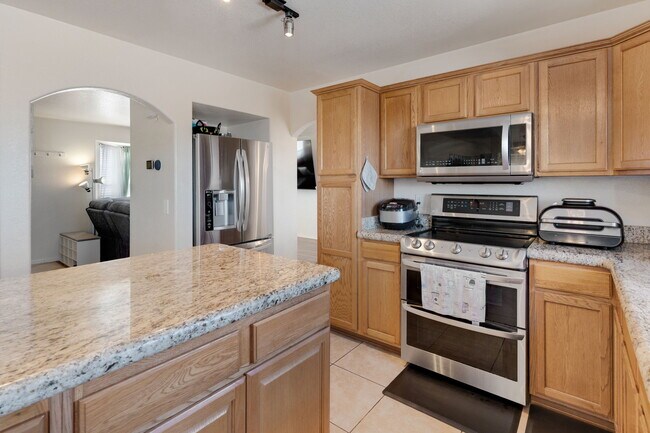 Building Photo - 6994 Ketchum Dr