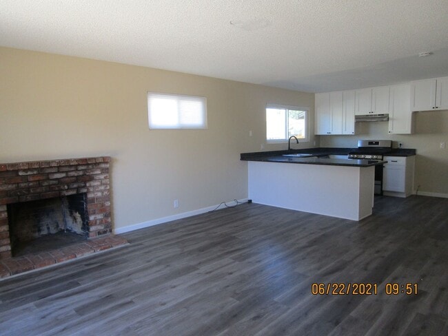 Building Photo - Nicely updated home
