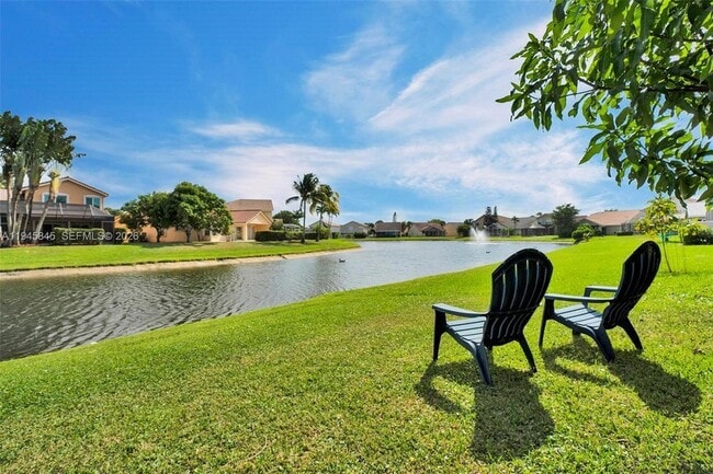 Building Photo - 18071 Clear Brook Cir