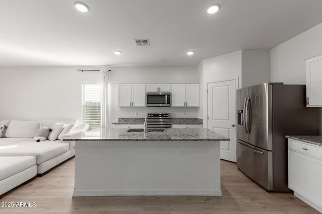 Building Photo - 8133 S 64th Ln