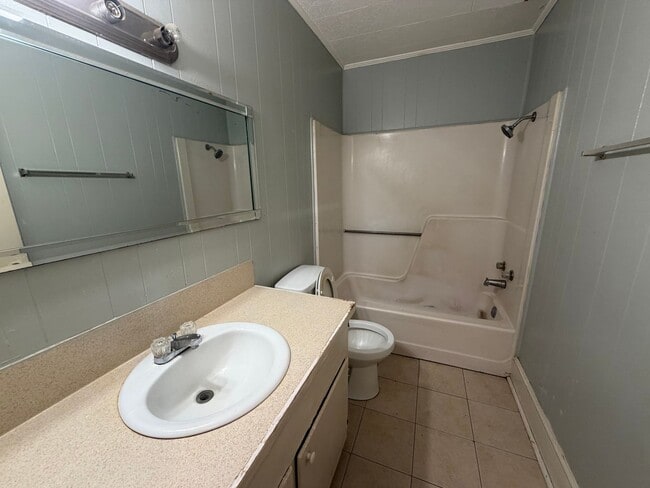 Building Photo - FOR RENT IN LAFAYETTE: 3 Bedroom, 1 Bathroom home!