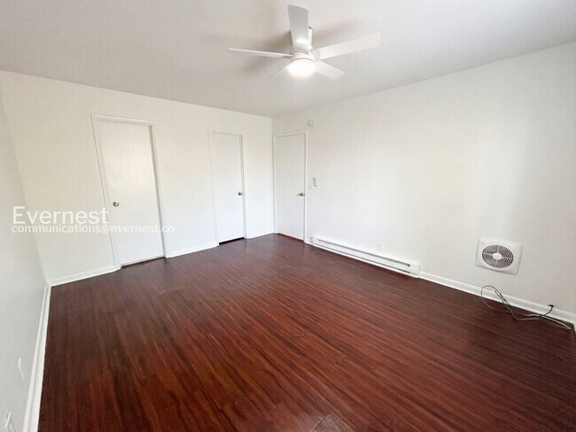 Building Photo - 2601 Hillsboro Pike