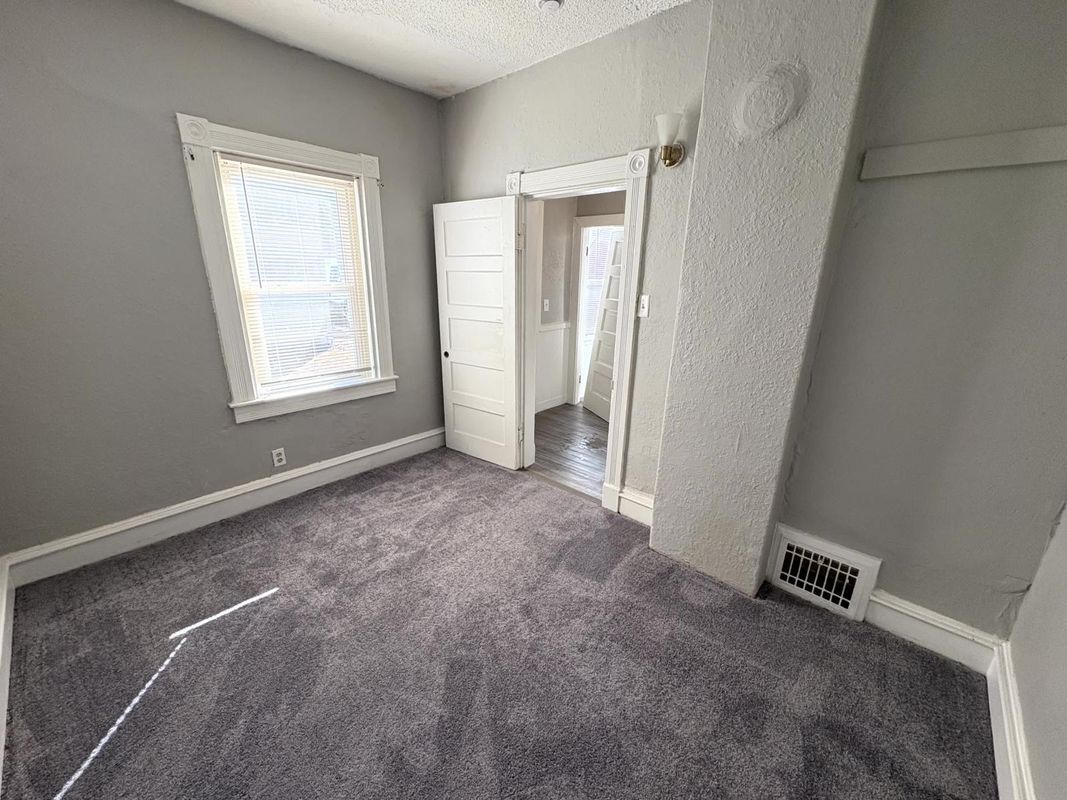 Building Photo - 2708 7th Ave