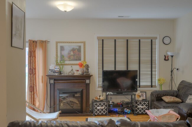 Building Photo - New Kent Townhomes