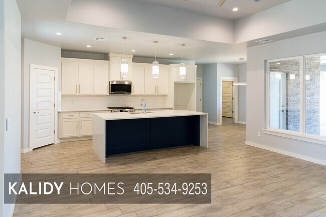Building Photo - 306 Kirks Holw