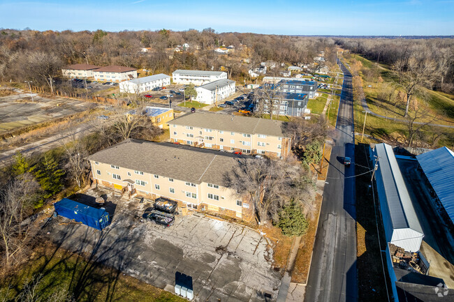 Aerial Photo - Garden Court Apartments