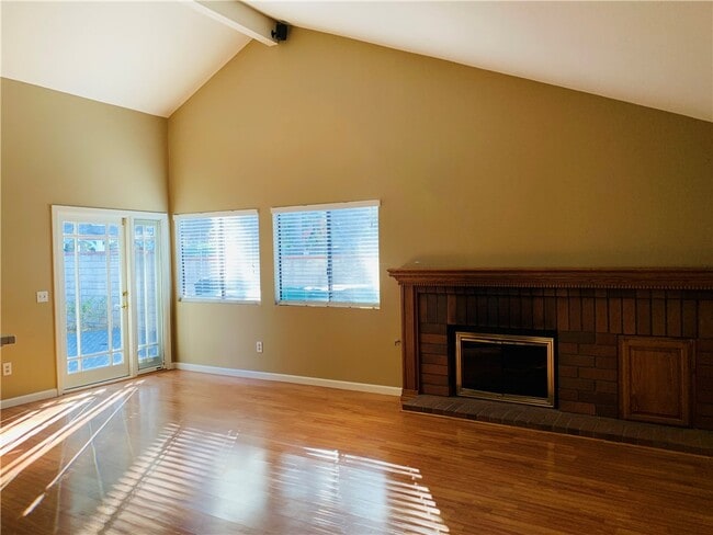 Building Photo - 23665 Meadcliff Pl