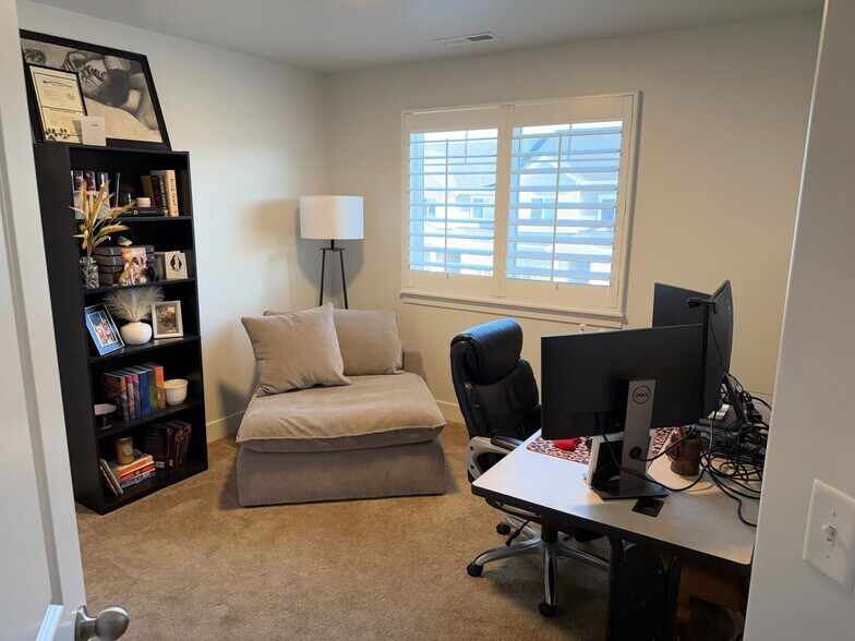 Building Photo - 4204 W 2010 N