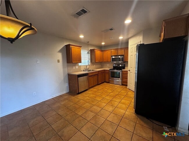 Building Photo - 1518 Chardonnay Dr