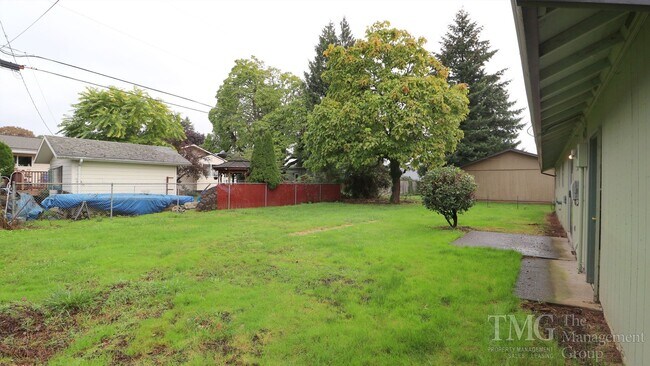 Building Photo - 3283 Addy St