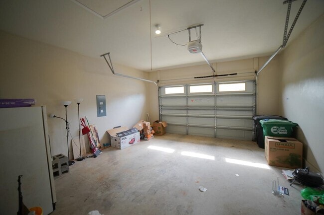 Building Photo - 5560 Hampton Hill Cir