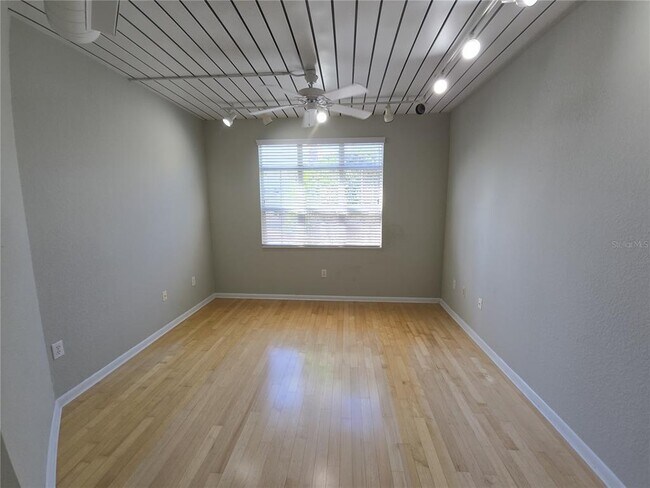 Building Photo - 2331 W Horatio St