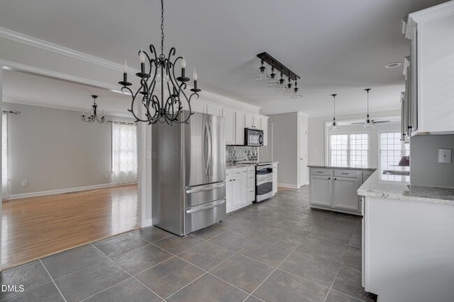 Building Photo - 5900 Eaglesfield Dr