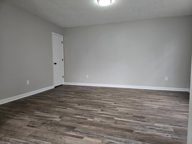 Building Photo - 301 N Broad St