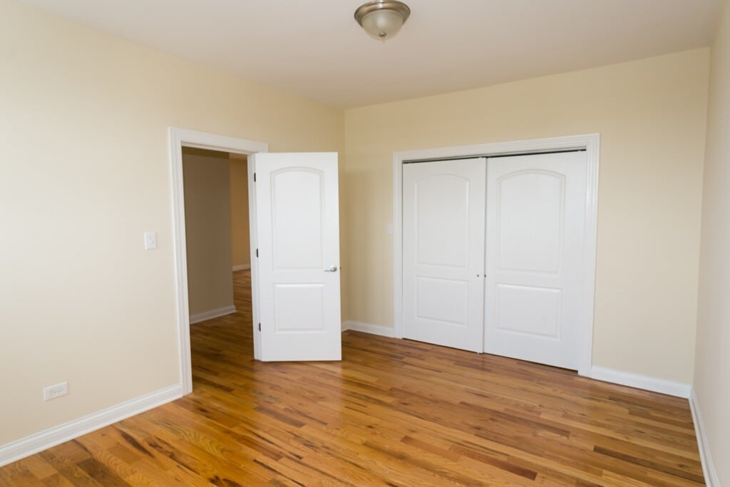 Building Photo - 4430 N Wolcott Ave