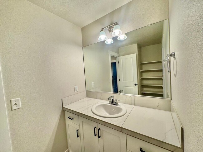 Building Photo - What Beauty! Live with serenity ~ Short distance to the heart of hazel Dell