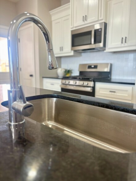 Building Photo - 11075 Tierra Santa Dr