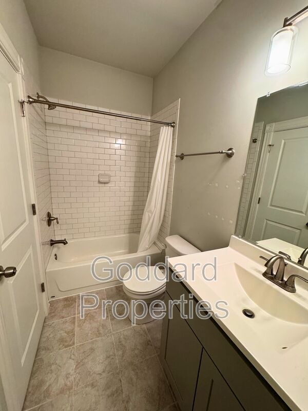 Building Photo - 842 N Patterson Park Ave