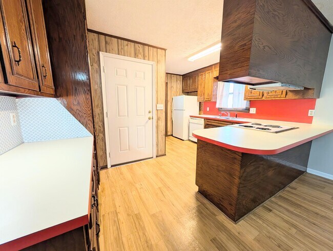 Building Photo - 6003 Sunrise Dr