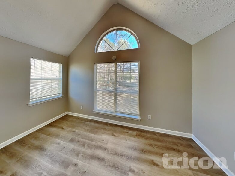 Building Photo - 55 Braelinn Creek Ct