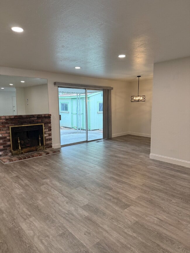 Building Photo - Beautiful 3 Bed, 2 Bath Single Story in Great Livermore Location