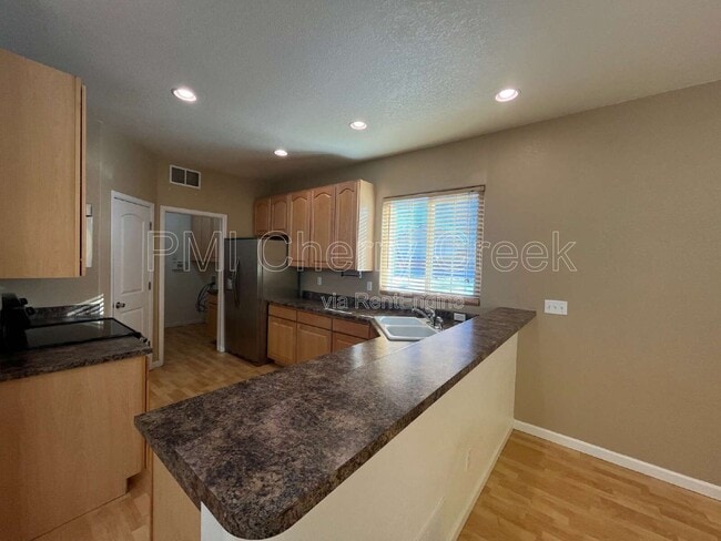 Building Photo - 5271 Canyon View Dr