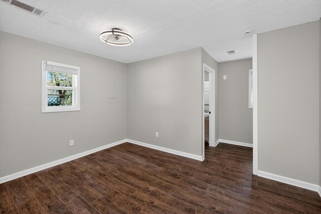 Building Photo - 1994 Brynell Dr