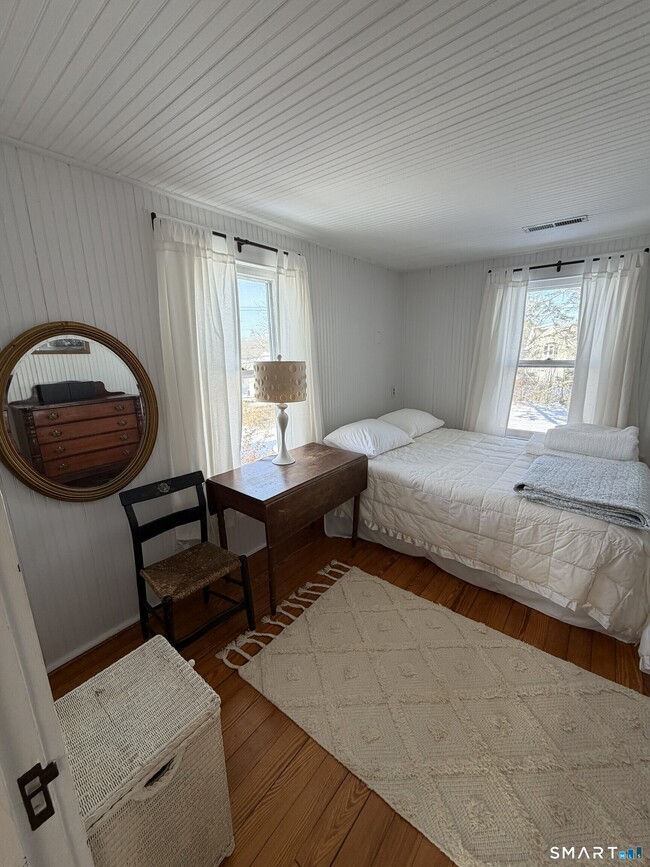 Building Photo - 8 Tyler Ave