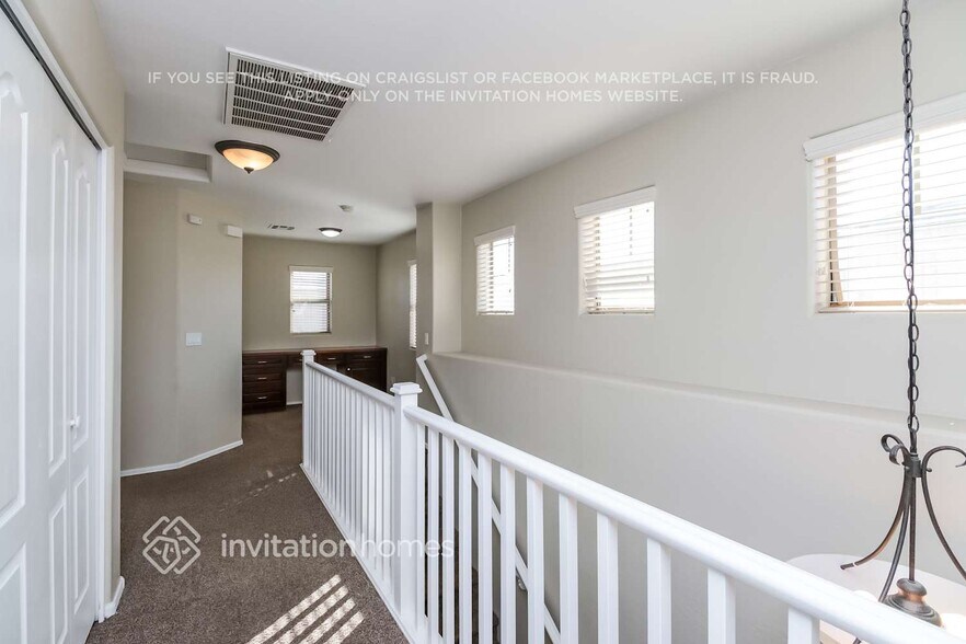 Building Photo - 2611 E Bart St