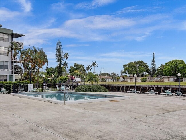 Building Photo - 2771 Taft St