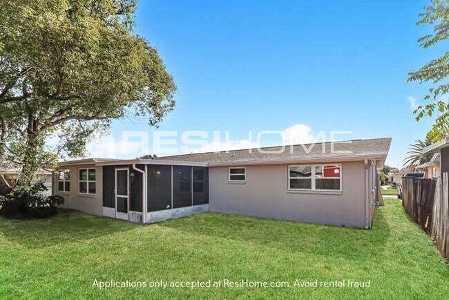 Building Photo - 6027 11th Ave