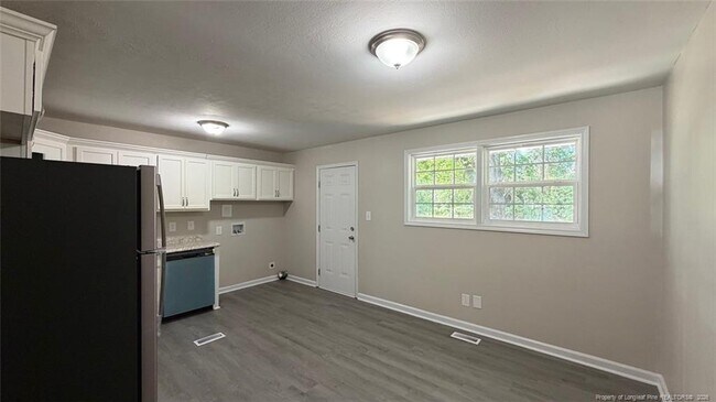 Building Photo - 2016 Poinciana Ln