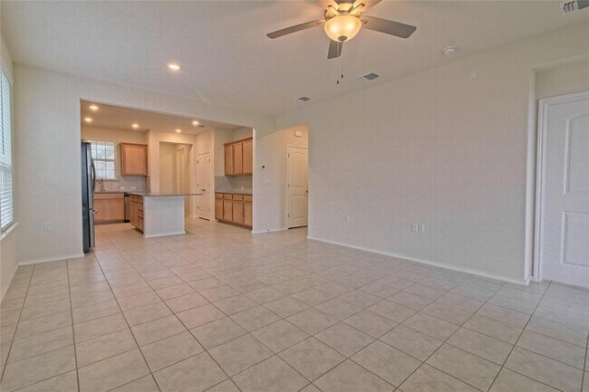 Building Photo - 608 Benton Ln