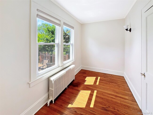 Building Photo - 844 McKinley St
