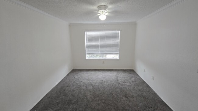 Building Photo - 2200 Key W Ct