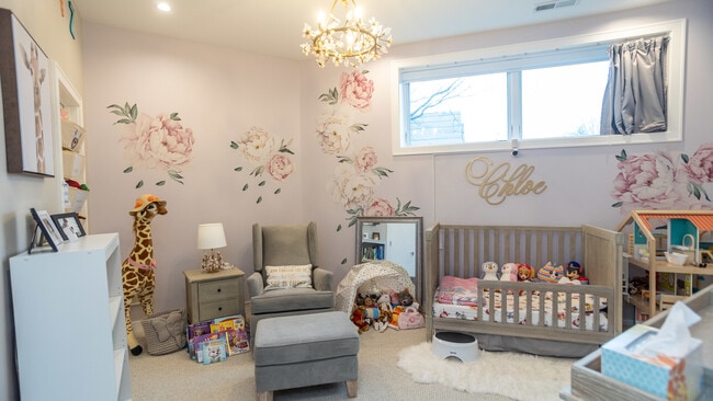 Building Photo - 1947 W Diversey Pkwy