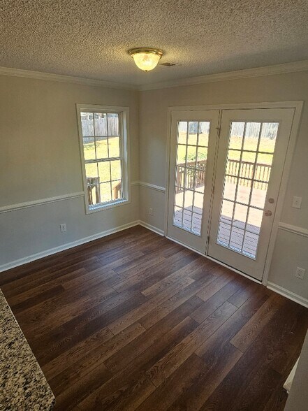 Building Photo - 507 Holly Ridge Ln