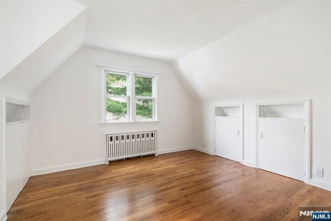 Building Photo - 181 5th St